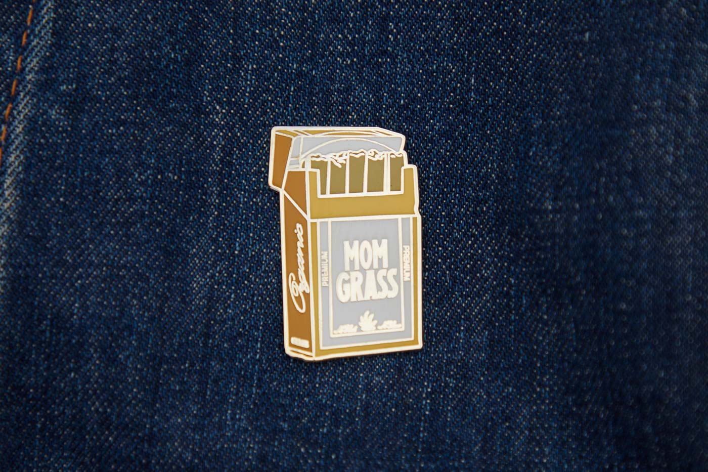 Mom Grass Pack Pin