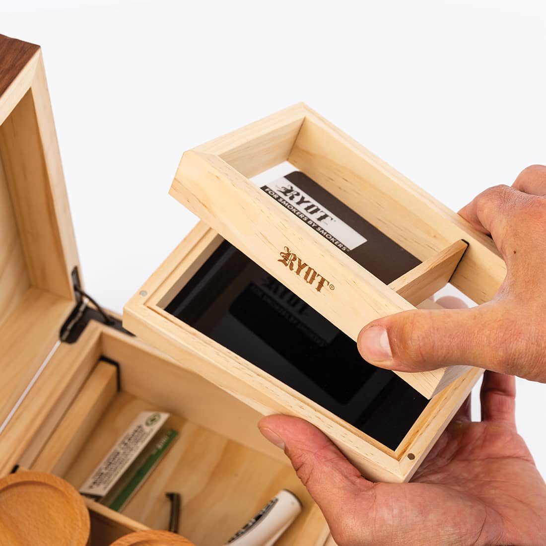 Humidor Walnut Combo Box (8×11)